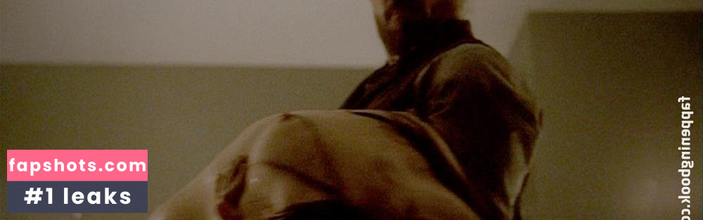 Emily Hampshire gallery photo #38