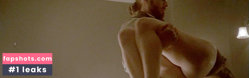 Emily Hampshire gallery photo #40