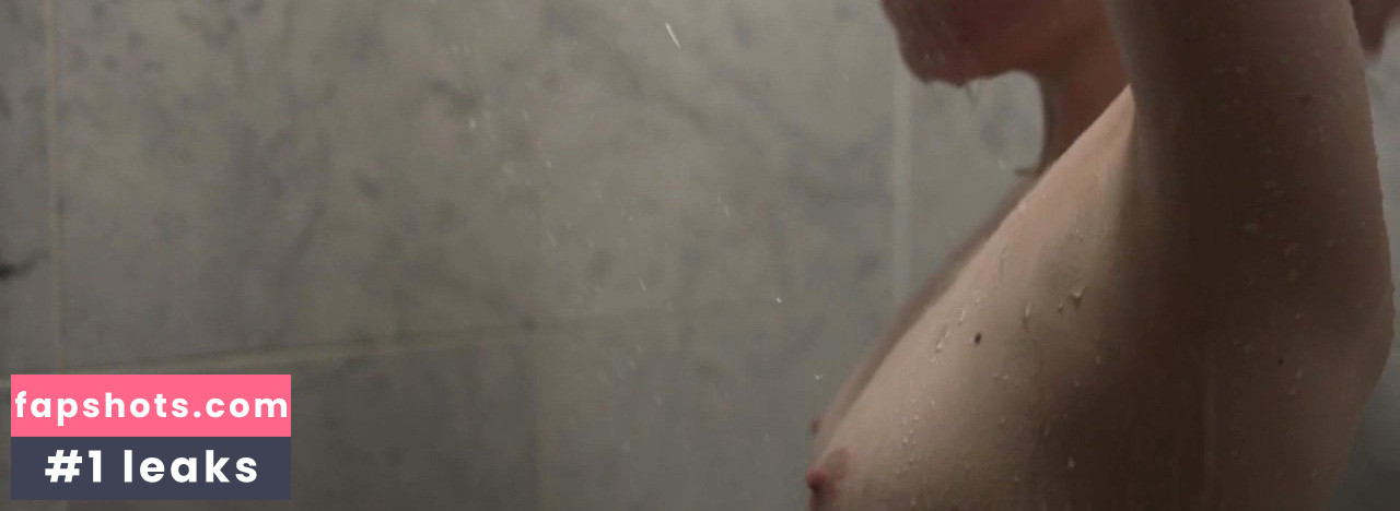 Emily Hampshire gallery photo #5