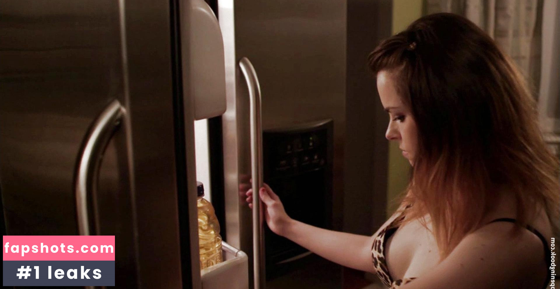 Emily Hampshire gallery photo #46