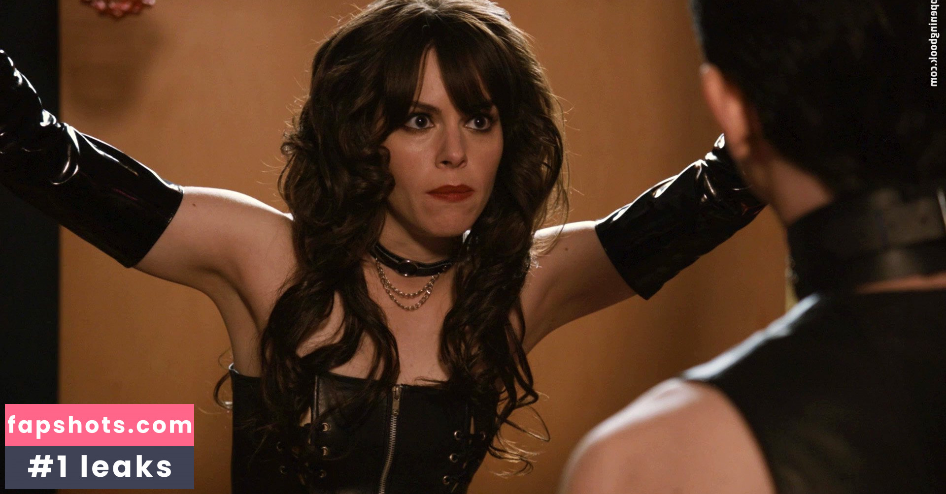 Emily Hampshire gallery photo #8