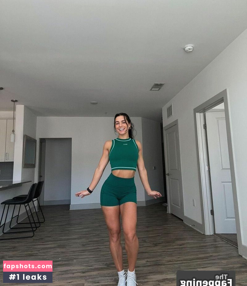 Emily Harrigan gallery photo #25