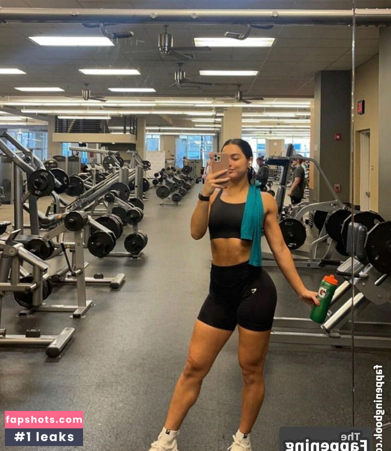 Emily Harrigan gallery photo #10