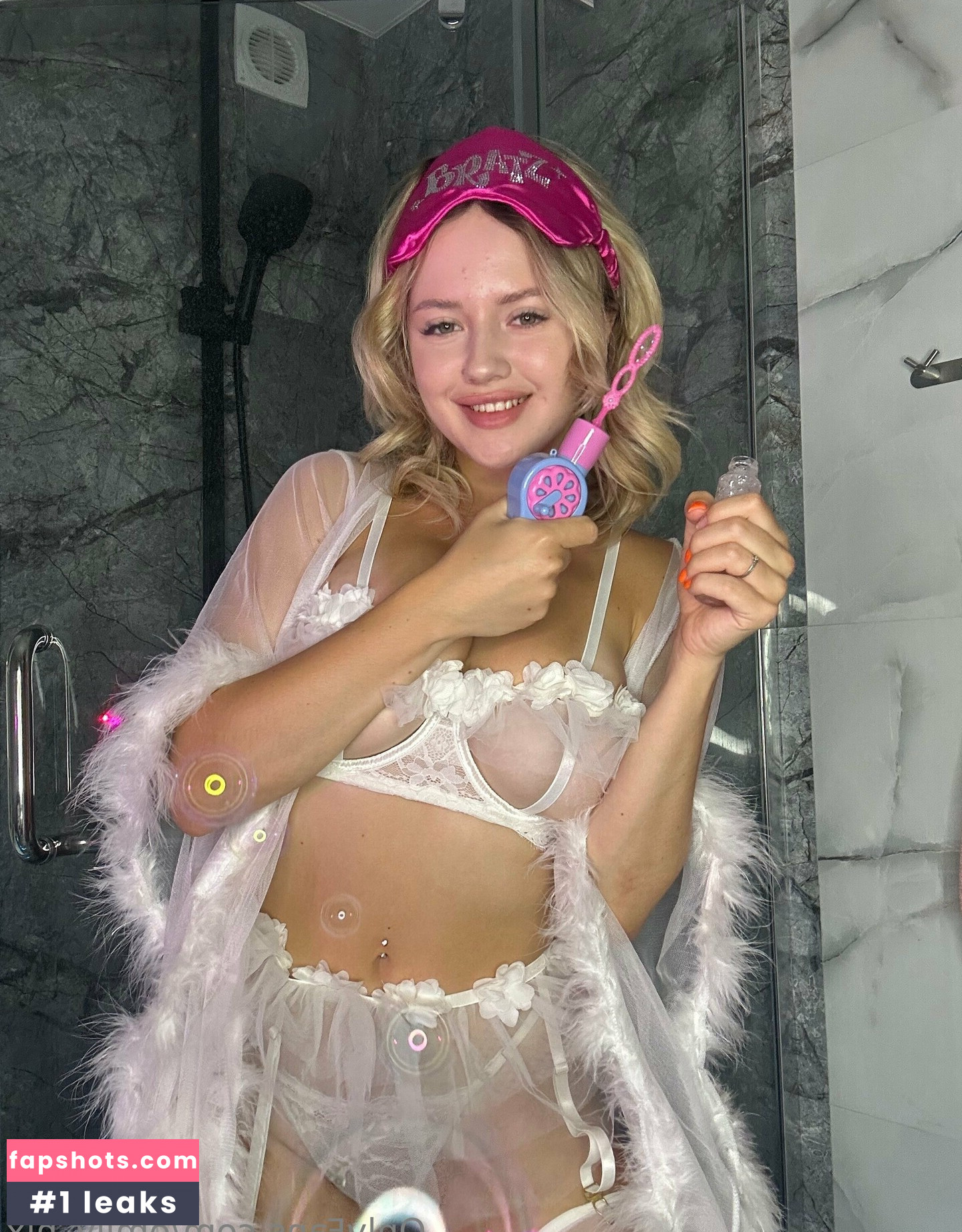 emily_hix gallery photo #7