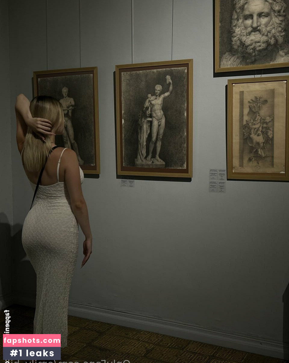 emily_hix gallery photo #10