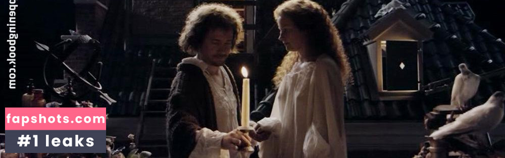 Emily Holmes nude babe gallery