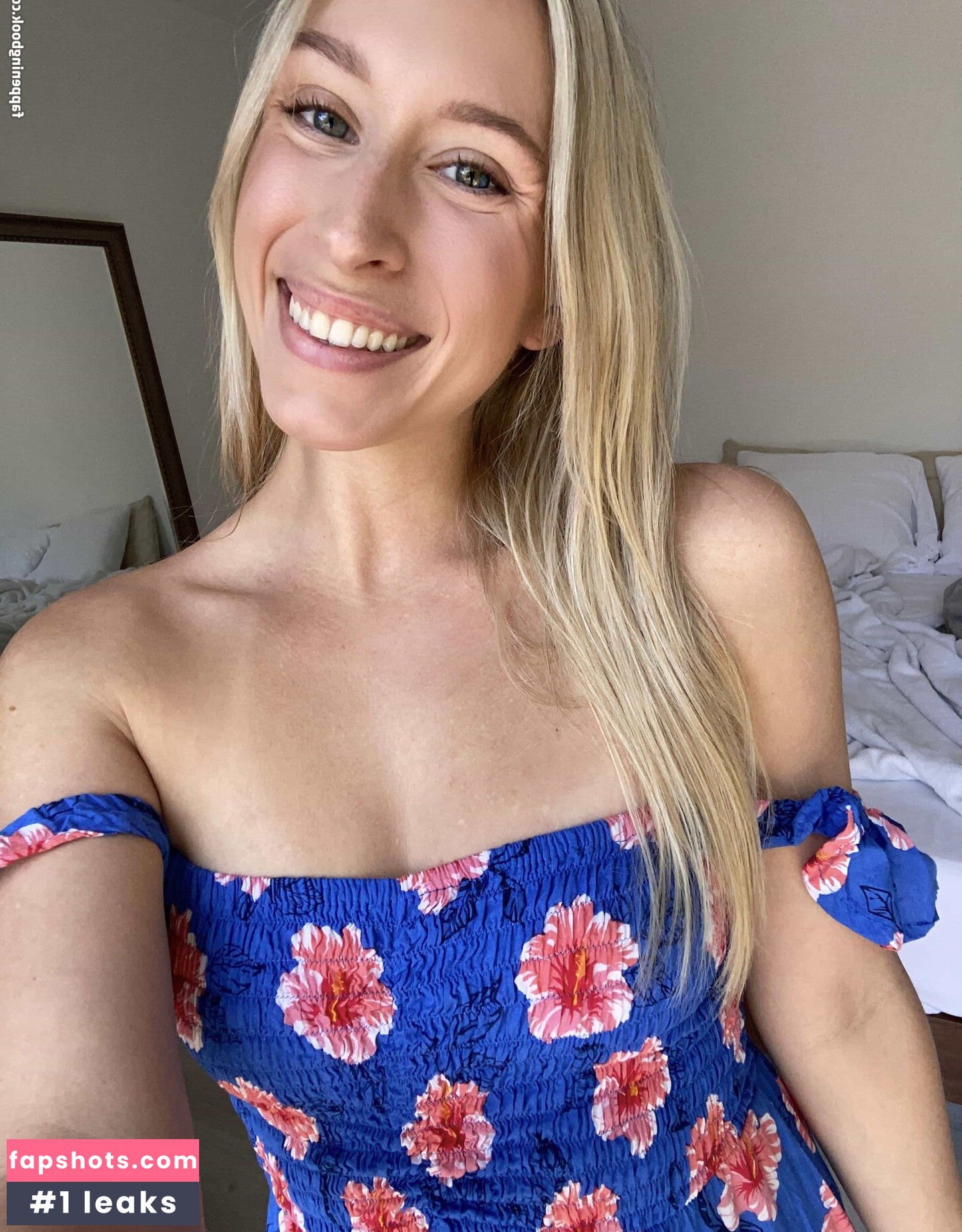 Emily Jones gallery photo #10