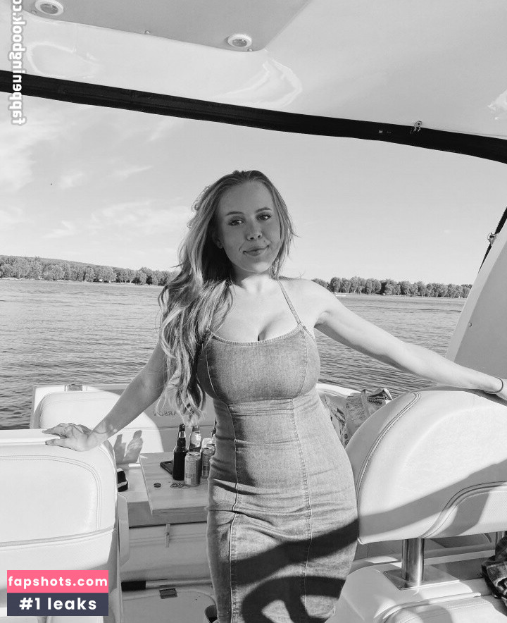 Emily Kyte nude babe gallery