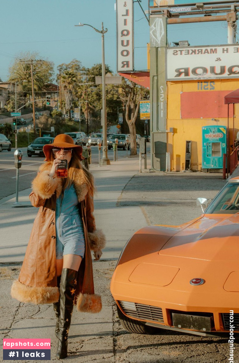 Emily Labowe gallery photo #63