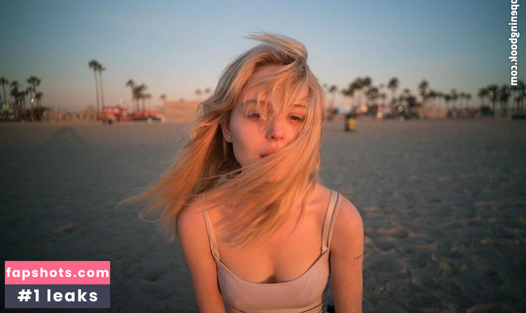 Emily Lind gallery photo #12