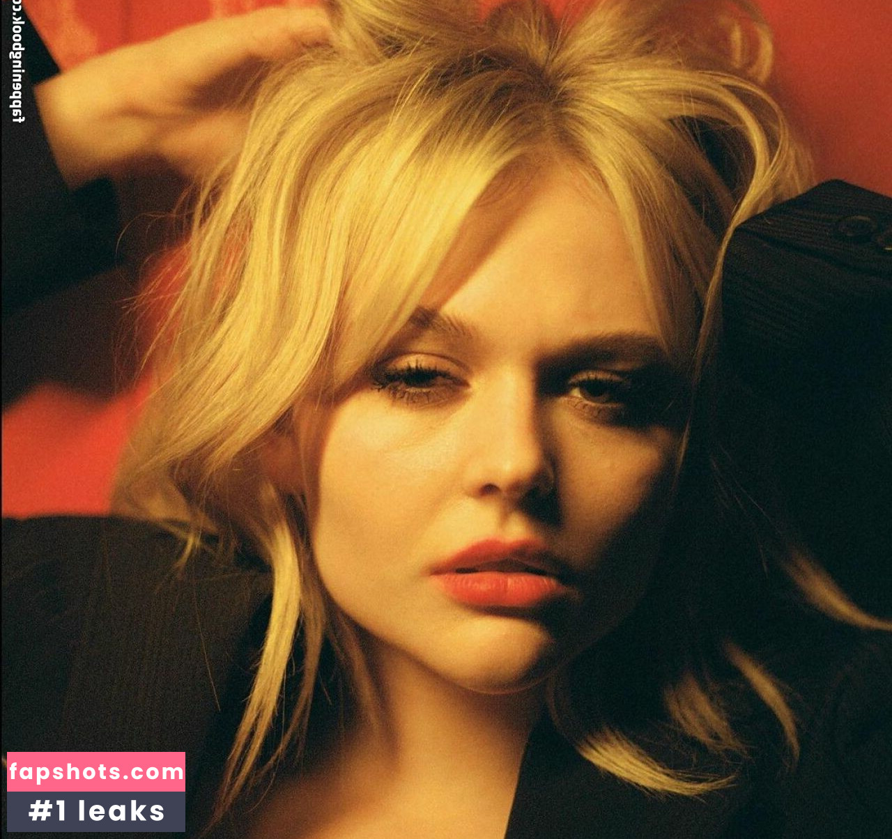 Emily Lind gallery photo #14