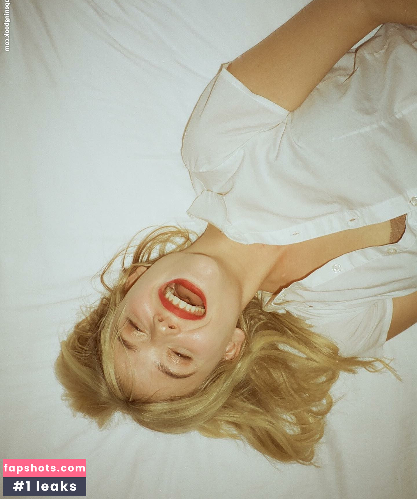 Emily Lind gallery photo #42