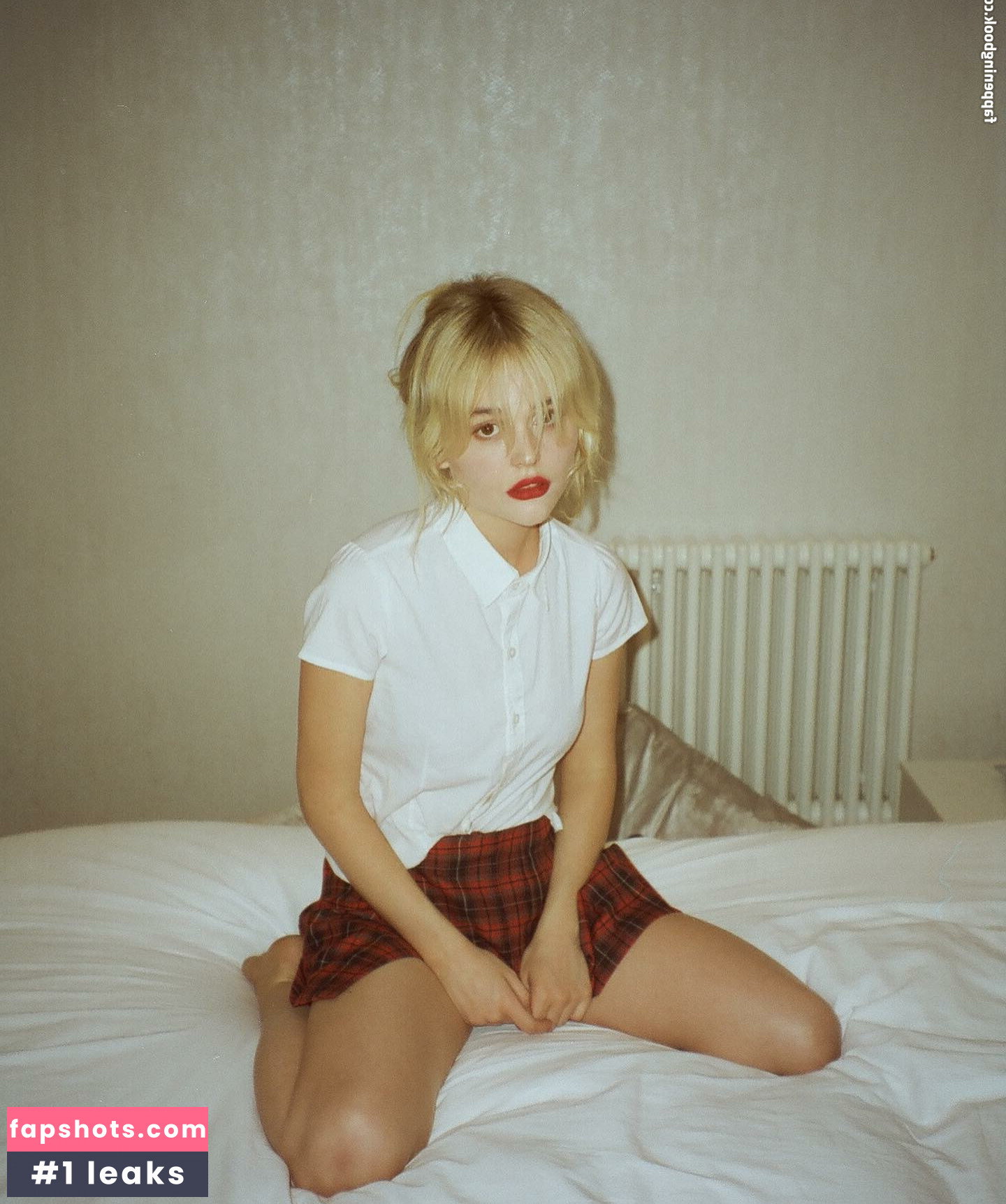 Emily Lind gallery photo #44