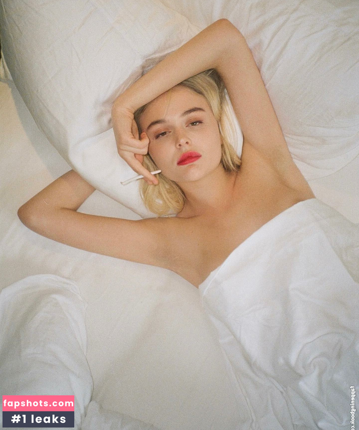 Emily Lind gallery photo #45