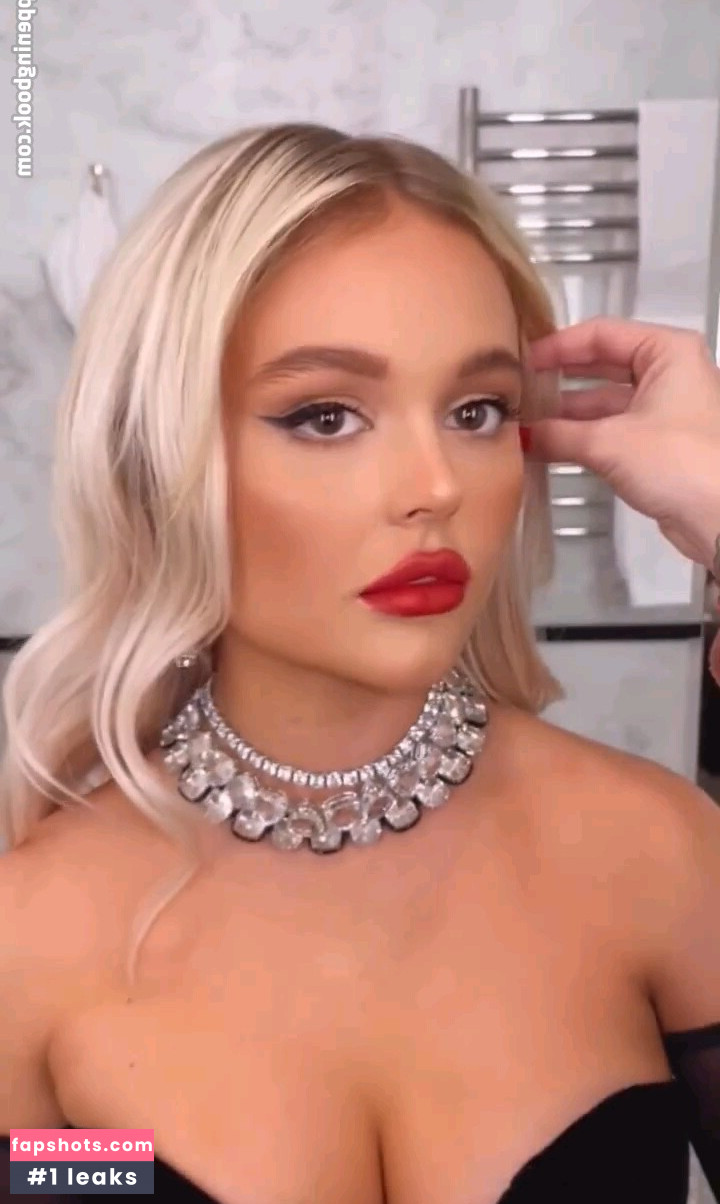 Emily Lind gallery photo #46