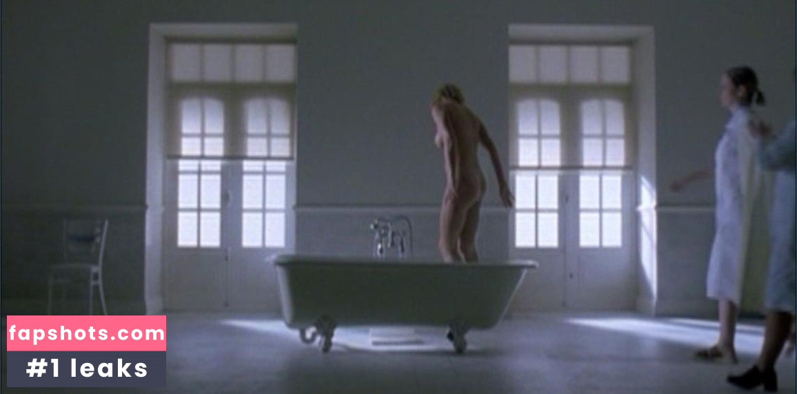 Emily Lloyd gallery photo #4