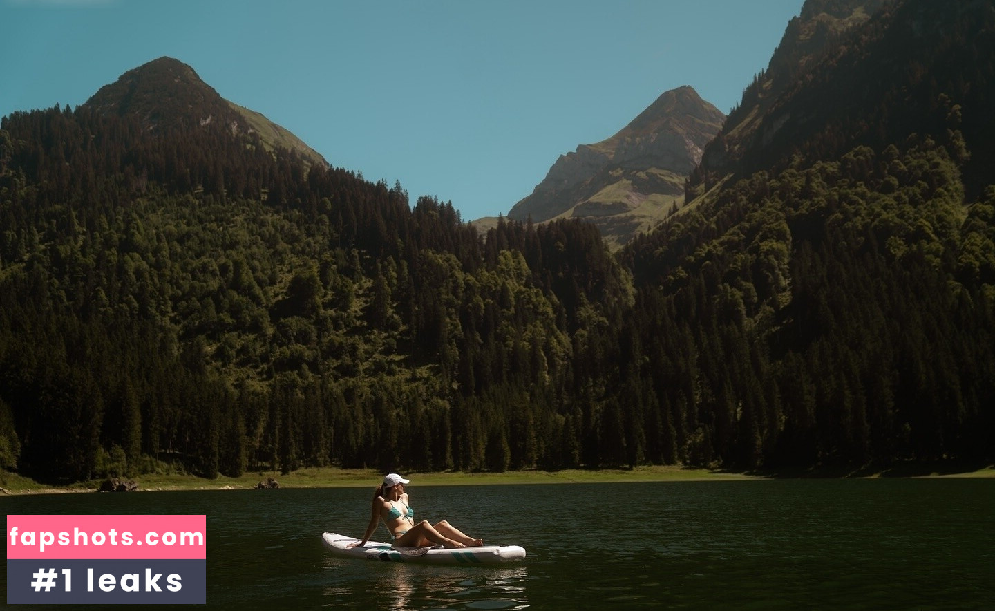 Emily Marie Neumann gallery photo #8