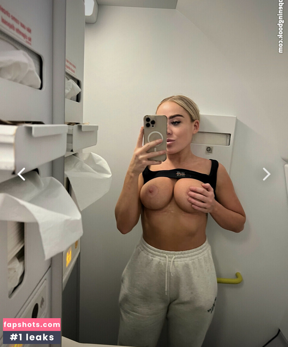 Emily McCarthy gallery photo #18