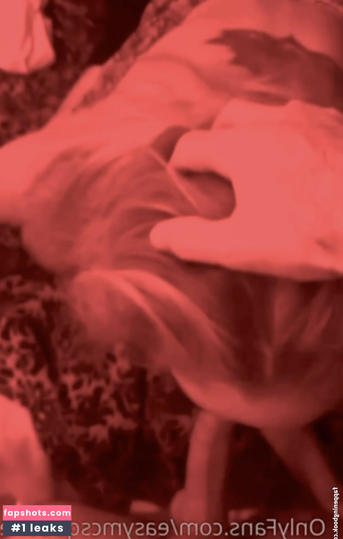 Emily McCarthy gallery photo #25