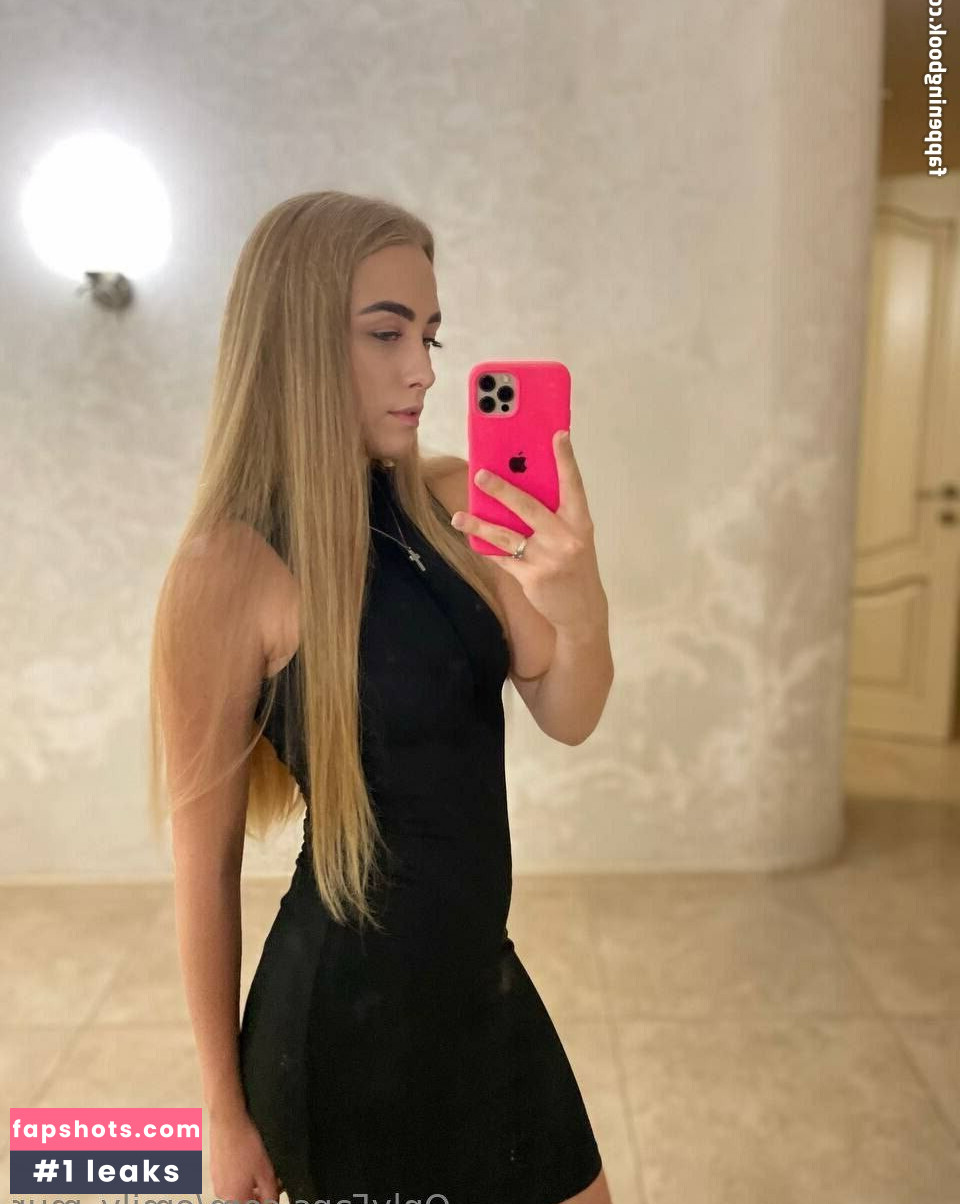 Emily_militom gallery photo #7