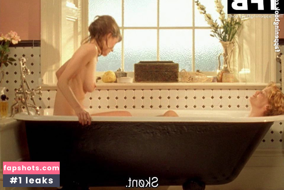 Emily Mortimer gallery photo #30