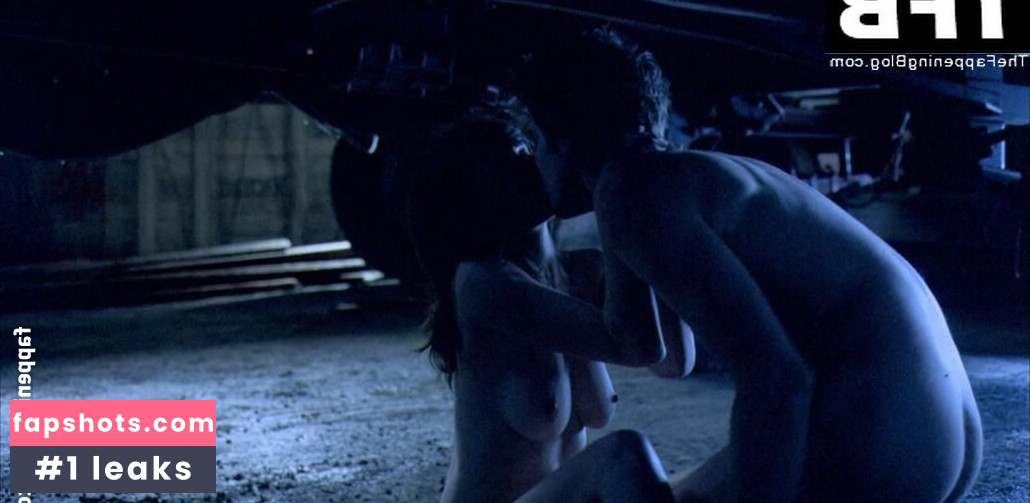 Emily Mortimer gallery photo #36