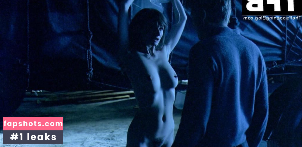 Emily Mortimer gallery photo #37