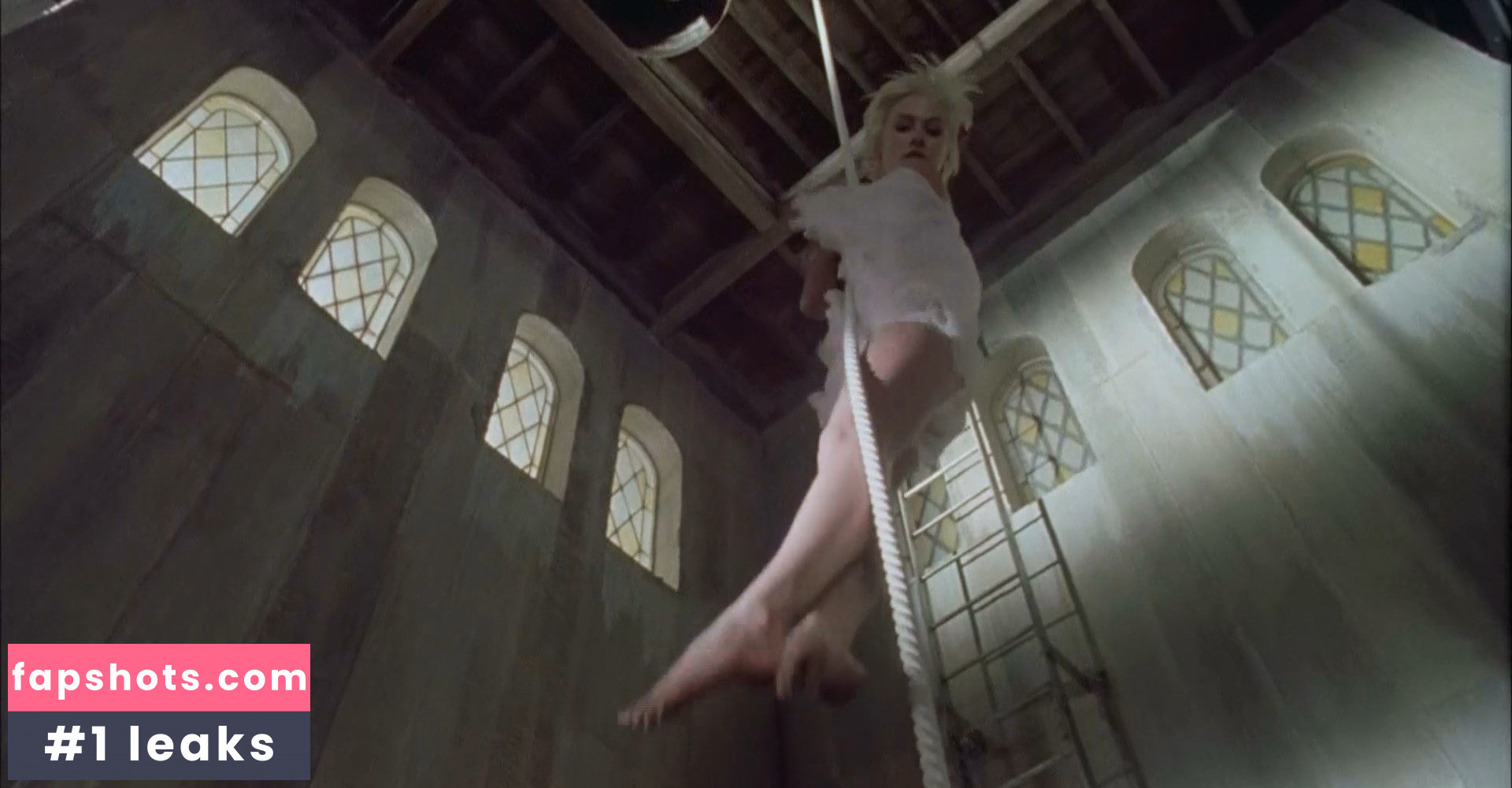 Emily Mortimer gallery photo #52