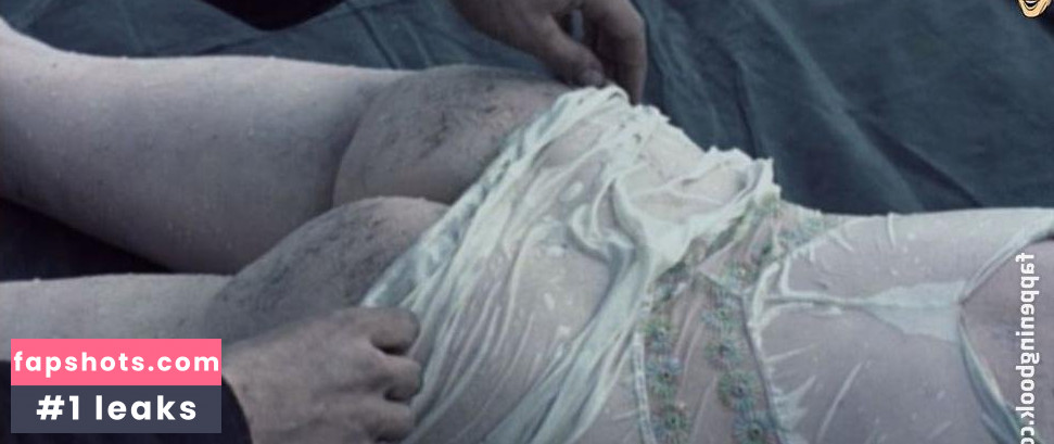 Emily Mortimer gallery photo #60