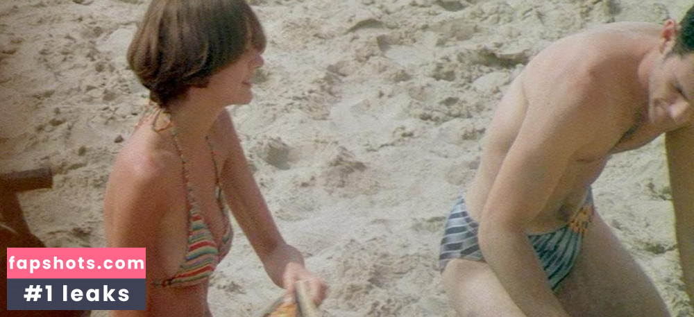 Emily Mortimer gallery photo #67