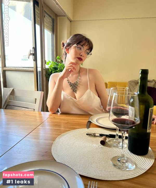 Emily gallery photo #36