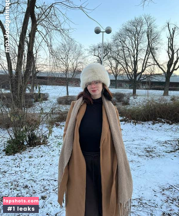 Emily gallery photo #50