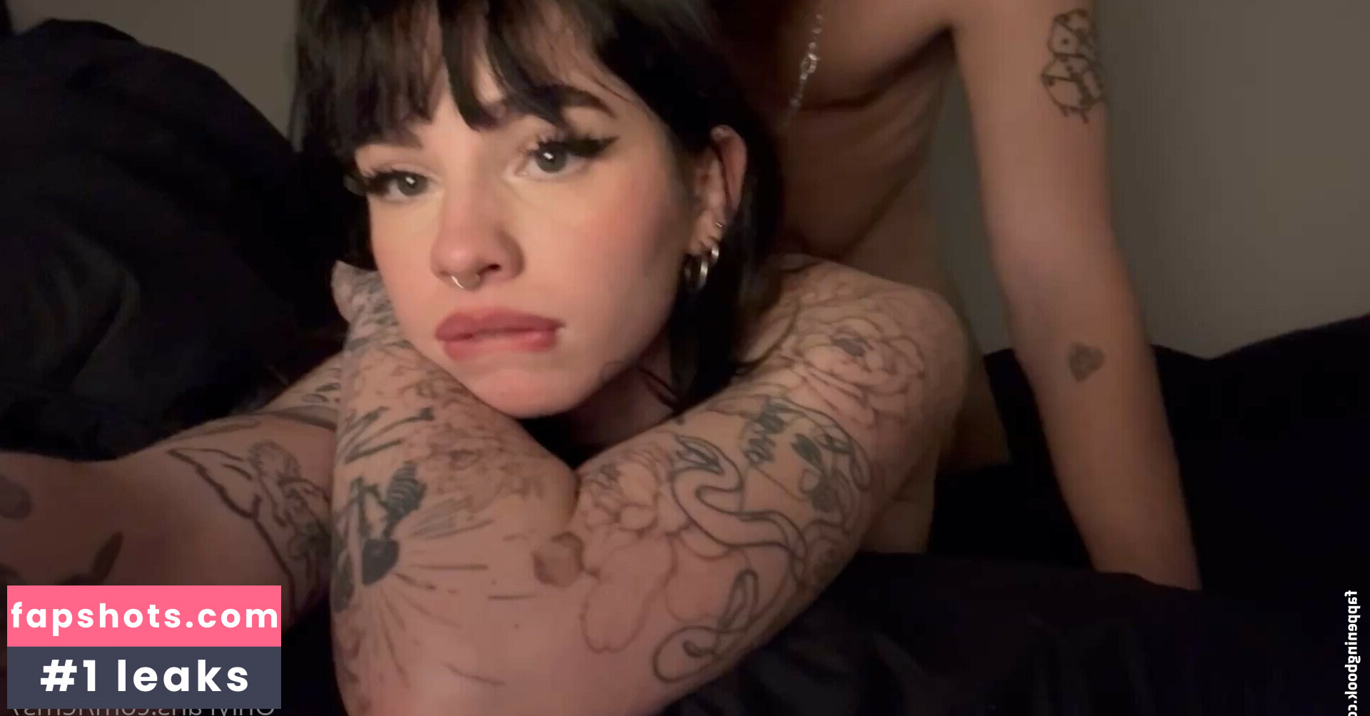 Emily Oram gallery photo #27