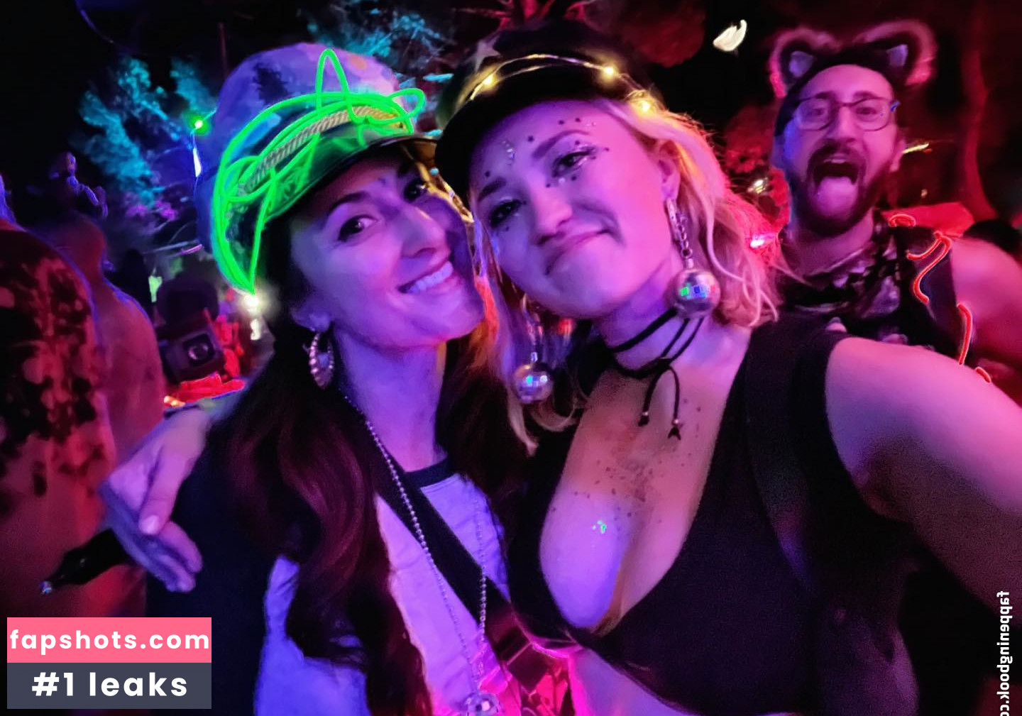 Emily Osment gallery photo #106