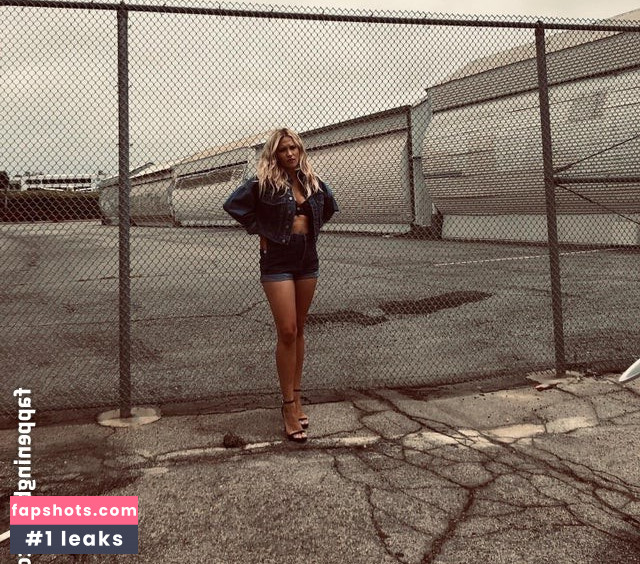 Emily Osment gallery photo #127