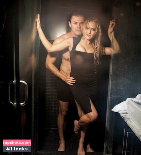 Emily Osment gallery photo #133