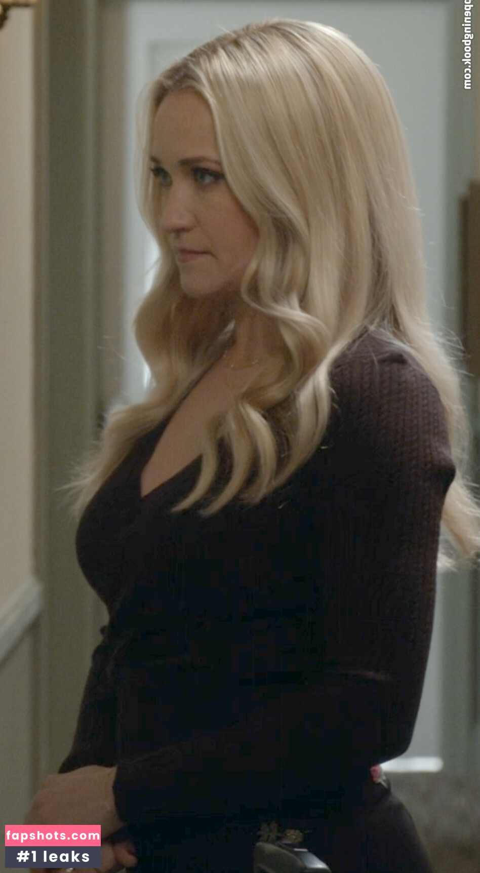 Emily Osment gallery photo #15