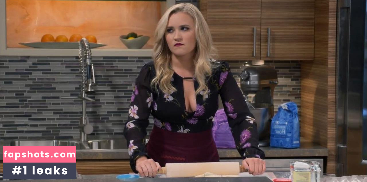 Emily Osment gallery photo #142