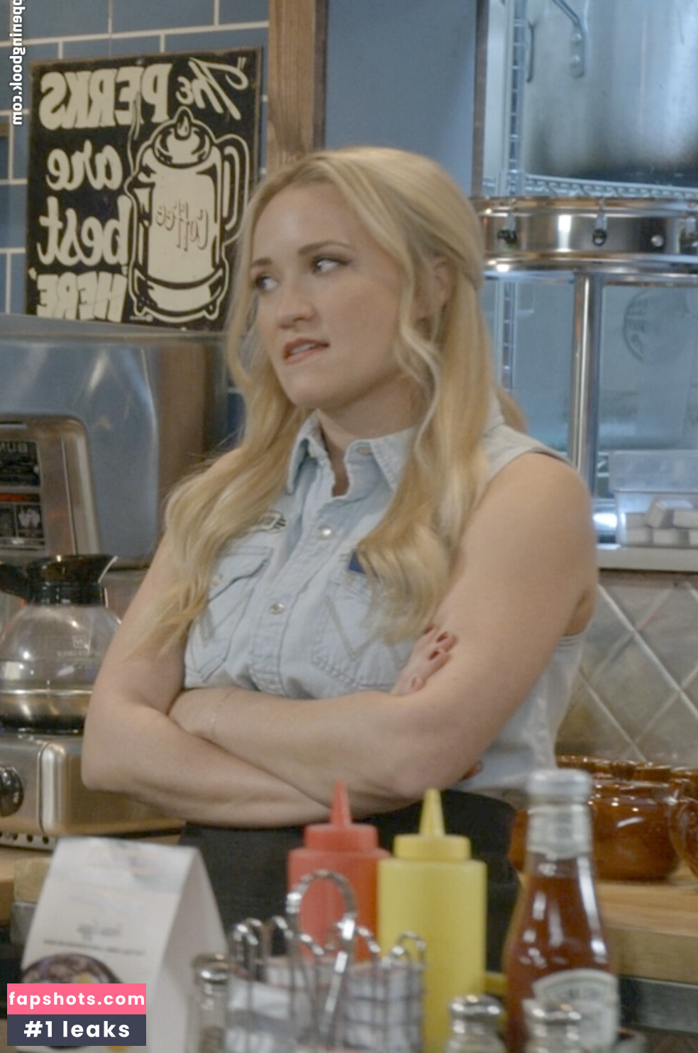 Emily Osment gallery photo #18