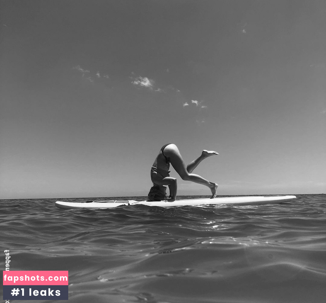 Emily Osment gallery photo #176