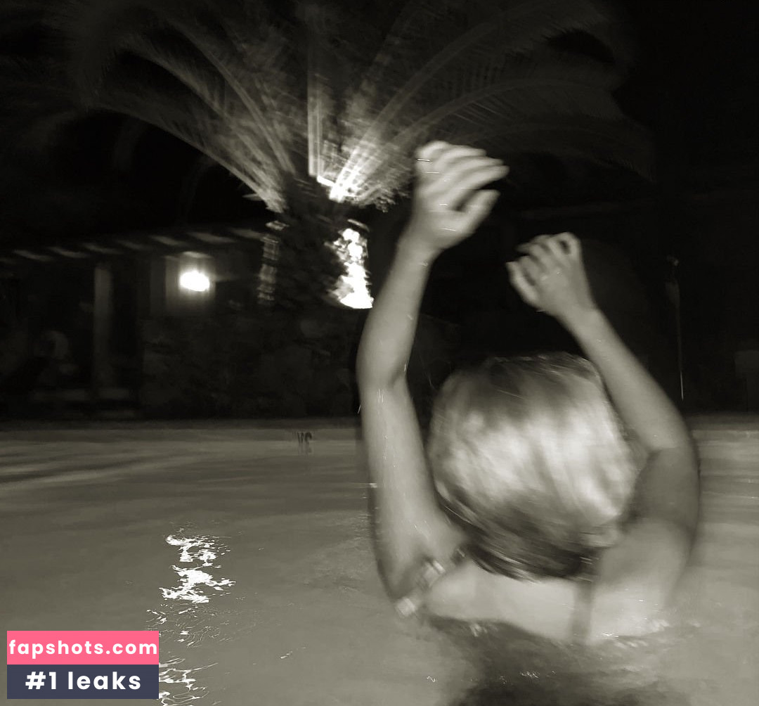 Emily Osment gallery photo #180