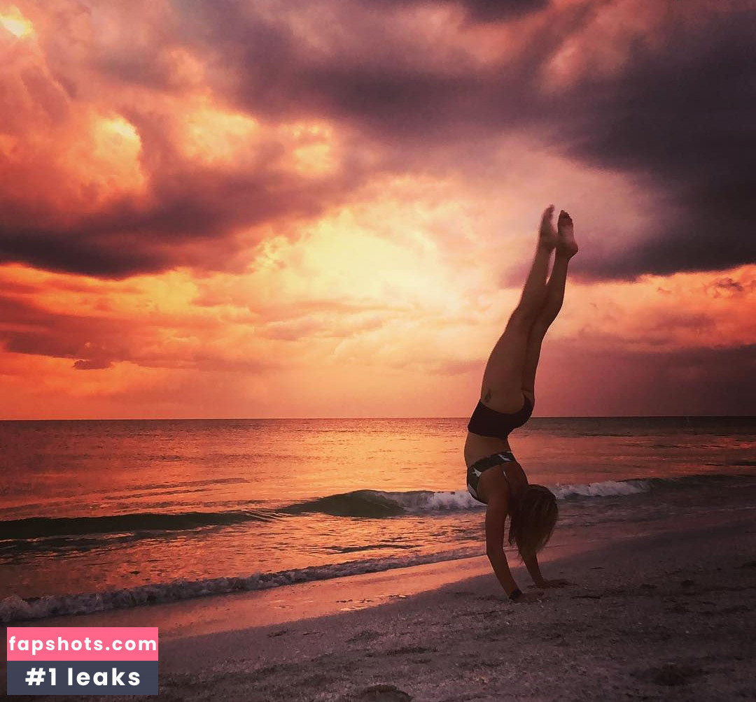 Emily Osment gallery photo #190