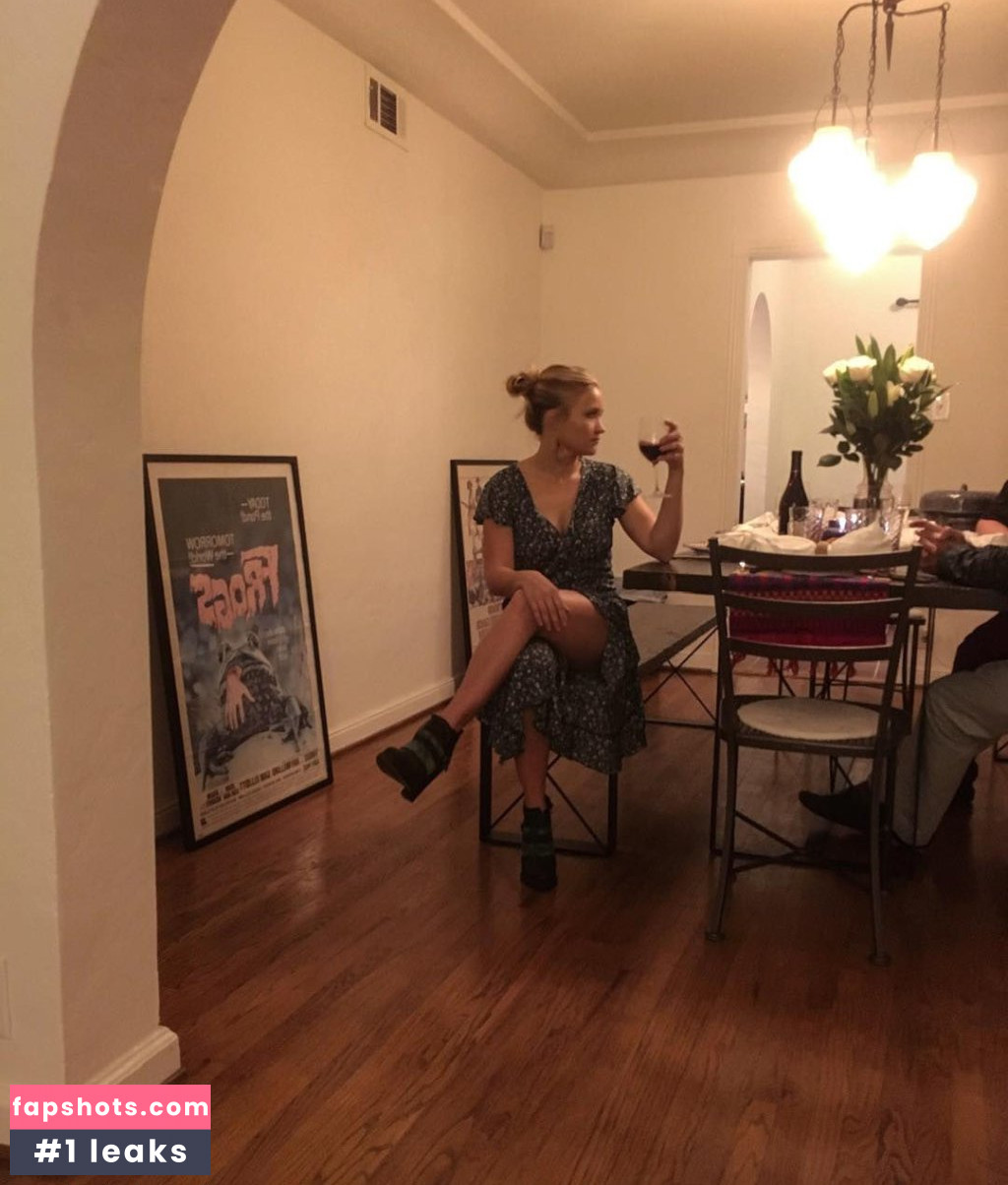 Emily Osment gallery photo #191