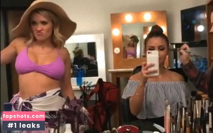 Emily Osment gallery photo #49