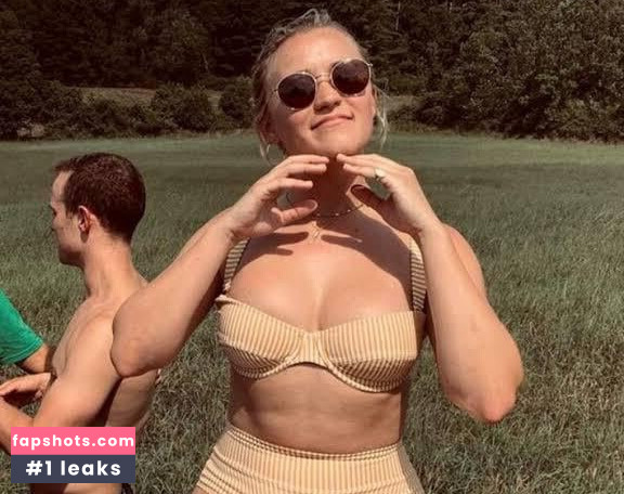 Emily Osment gallery photo #62