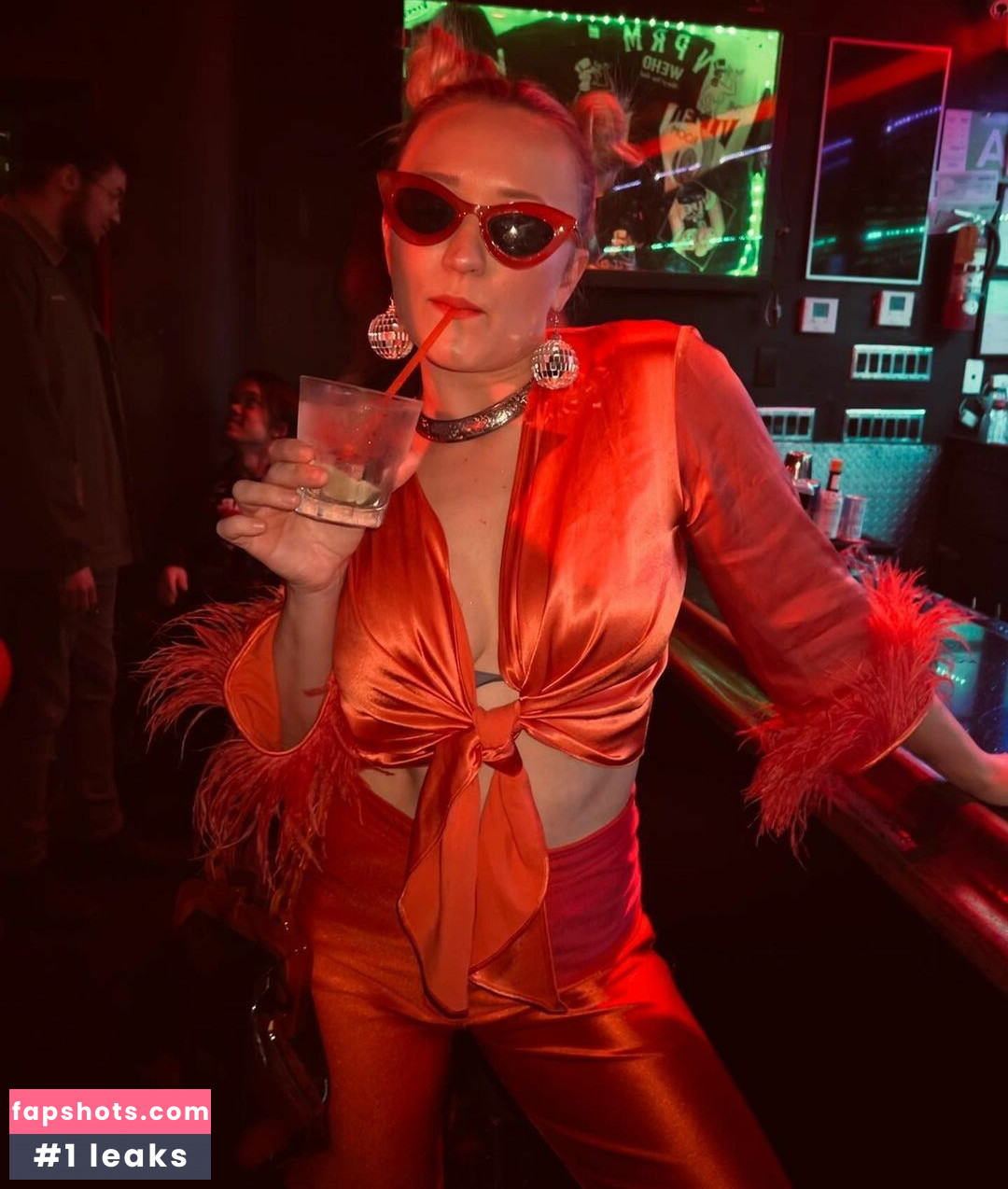 Emily Osment gallery photo #67