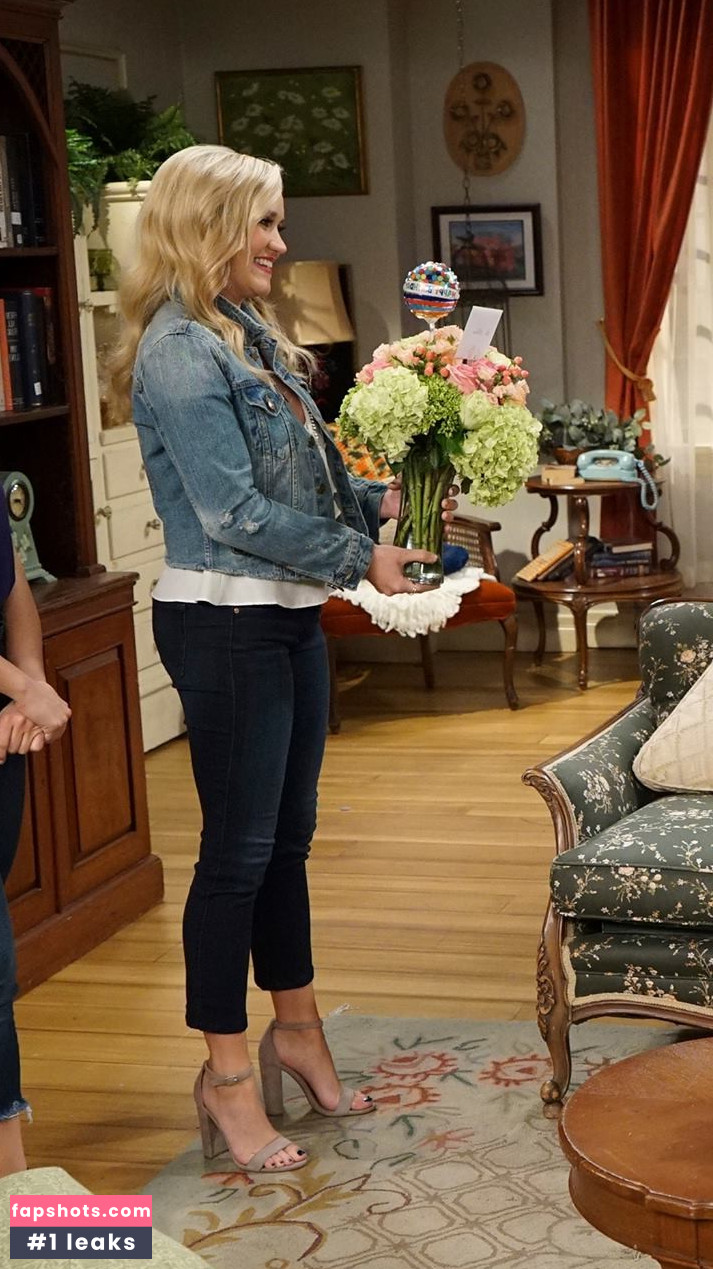 Emily Osment gallery photo #75