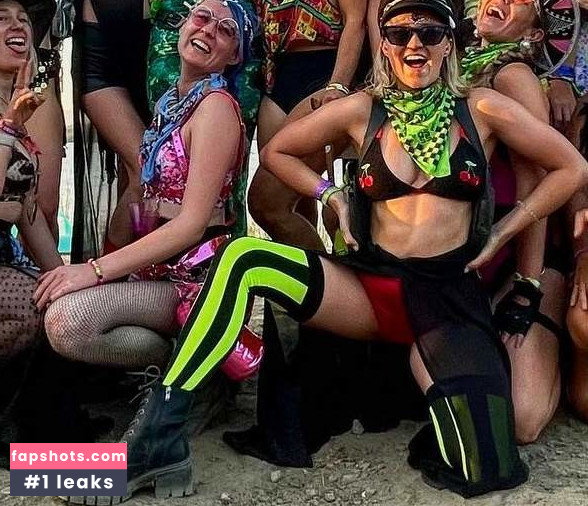 Emily Osment gallery photo #91