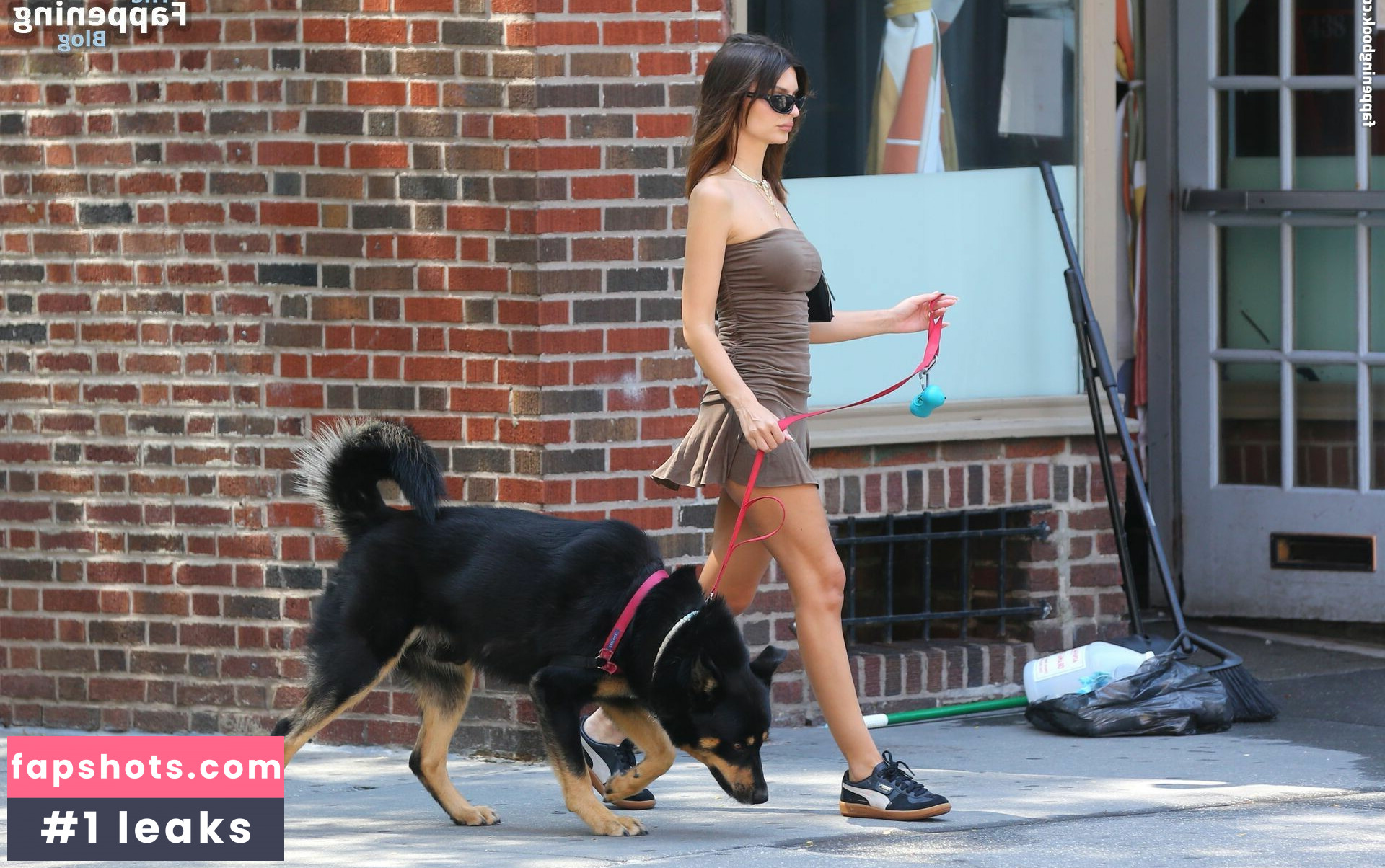 Emily Ratajkowski gallery photo #1017