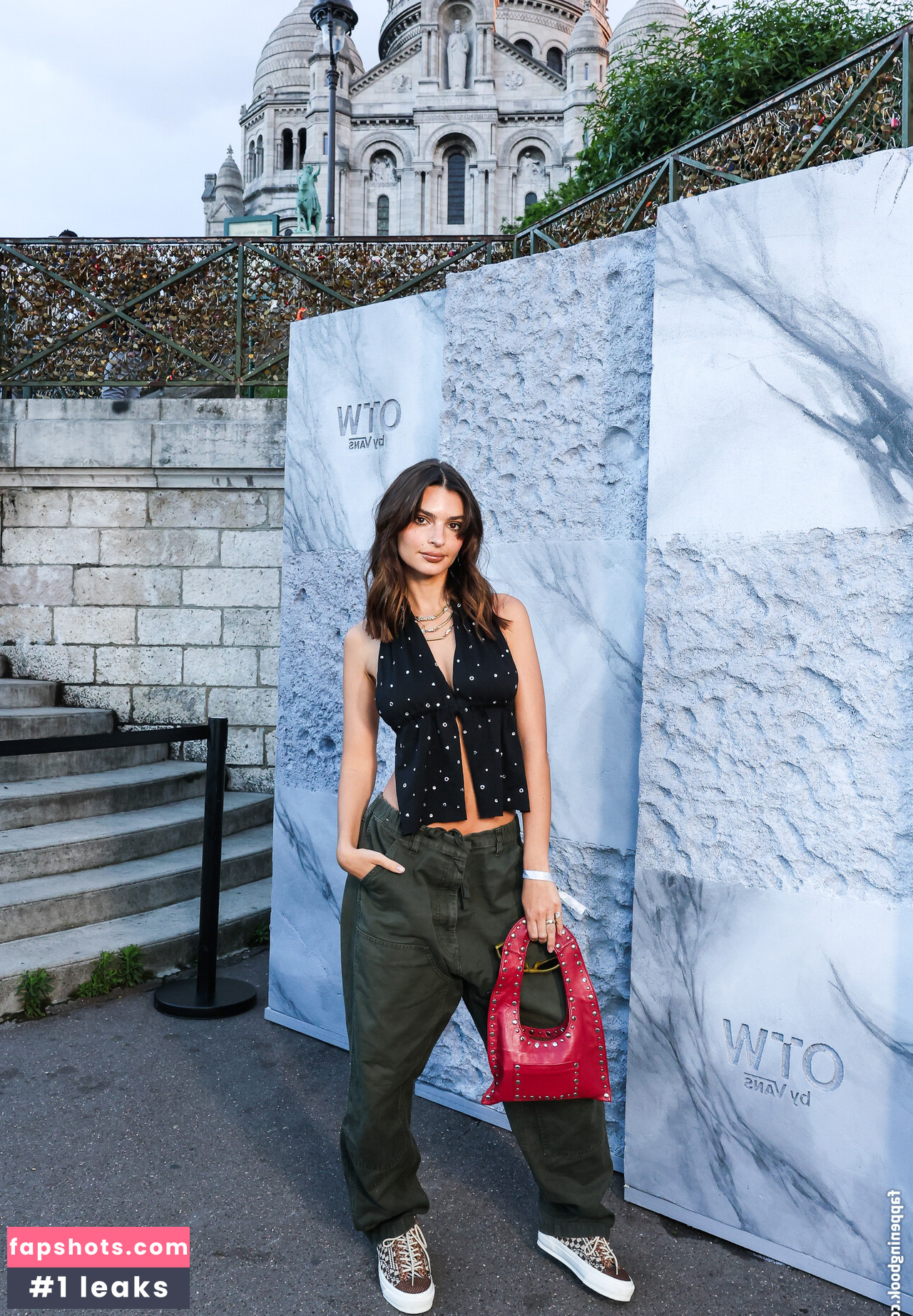 Emily Ratajkowski gallery photo #1151